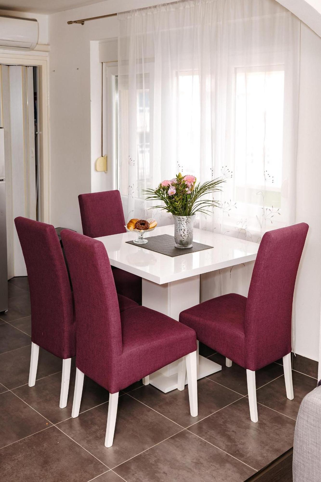 Apartment Toni Knin